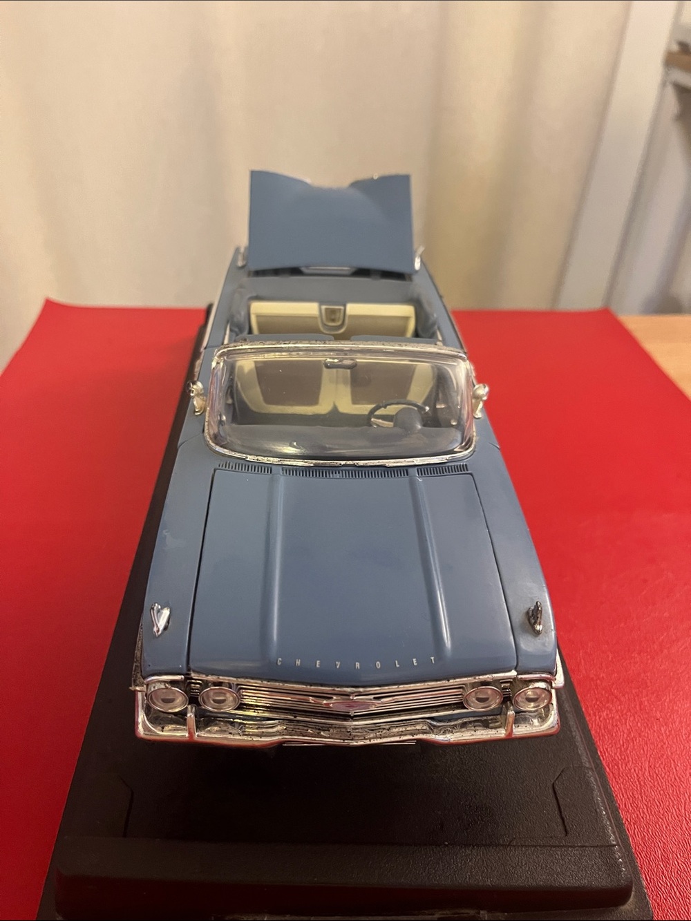 Vintage 1960 Chevrolet Impala Convertible 1:18 Scale Diecast No Box Model 73110